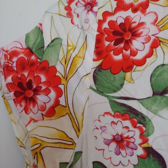 Lulu's floral shrt sleeve wrap dress red, green and white size Medium - Picture 10 of 16